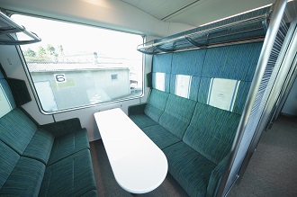 グループ席車両 サロン席(4～6人用)